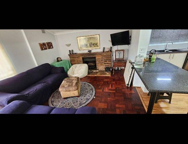 3 BEDROOM HOUSE FOR SALE IN SOUTH CREST